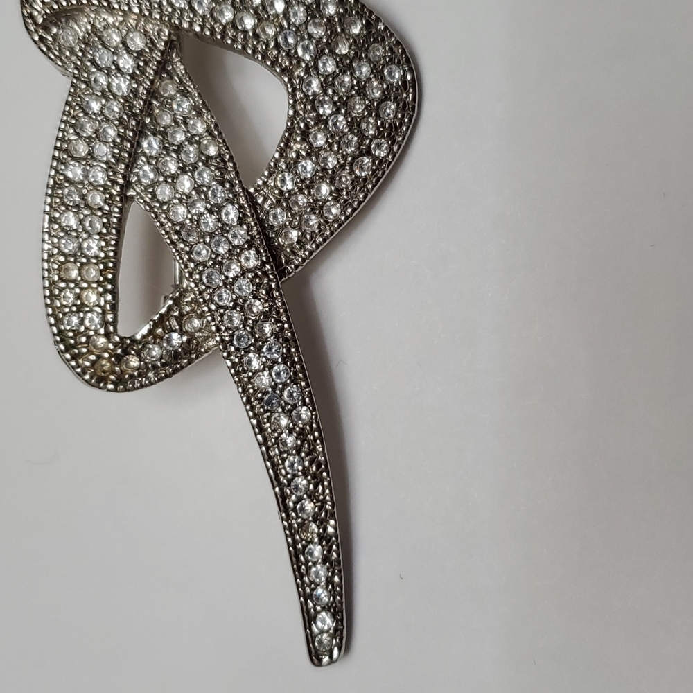 Clear Rhinestone Ribbon Brooch - Picture 5 of 9